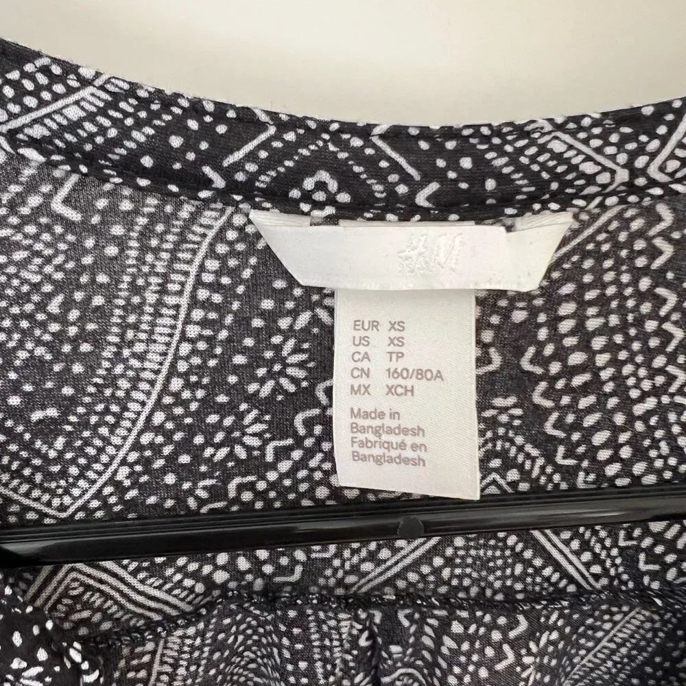 H&M blouse!!! - Picture 3 of 4